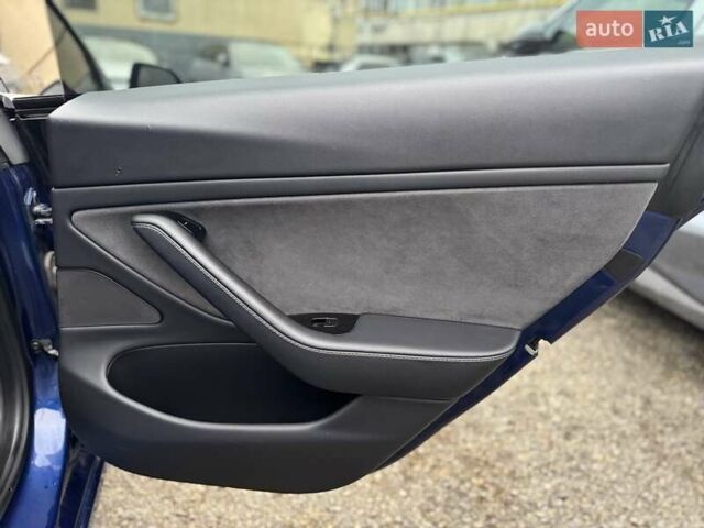 Синий Тесла Модель 3, объемом двигателя 0 л и пробегом 146 тыс. км за 19999 $, фото 16 на Automoto.ua