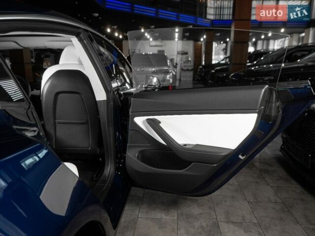 Синій Тесла Модель 3, об'ємом двигуна 0 л та пробігом 31 тис. км за 24900 $, фото 44 на Automoto.ua