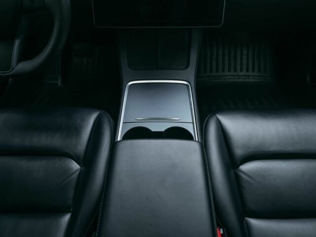 Синій Тесла Модель 3, об'ємом двигуна 0 л та пробігом 136 тис. км за 18000 $, фото 21 на Automoto.ua