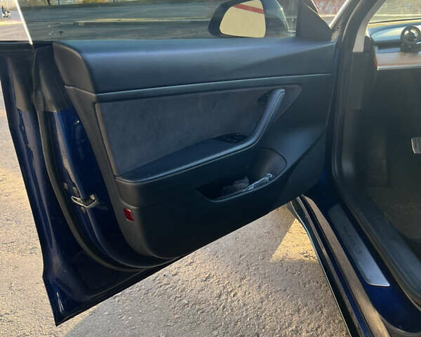 Синій Тесла Модель 3, об'ємом двигуна 0 л та пробігом 140 тис. км за 16700 $, фото 9 на Automoto.ua