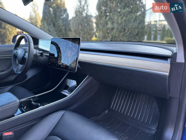 Синий Тесла Модель 3, объемом двигателя 0 л и пробегом 71 тыс. км за 17500 $, фото 81 на Automoto.ua
