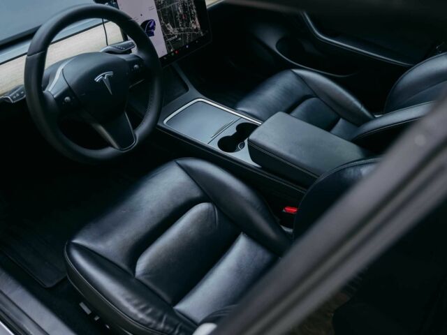Синій Тесла Модель 3, об'ємом двигуна 0 л та пробігом 136 тис. км за 18000 $, фото 19 на Automoto.ua