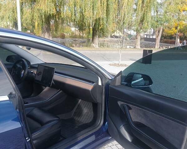 Тесла Модель 3 2020 у Львові на Automoto.ua Синій Тесла Модель 3, об'ємом двигуна 0 л та пробігом 95 тис. км за 17800 $, фото 8 на Automoto.ua
