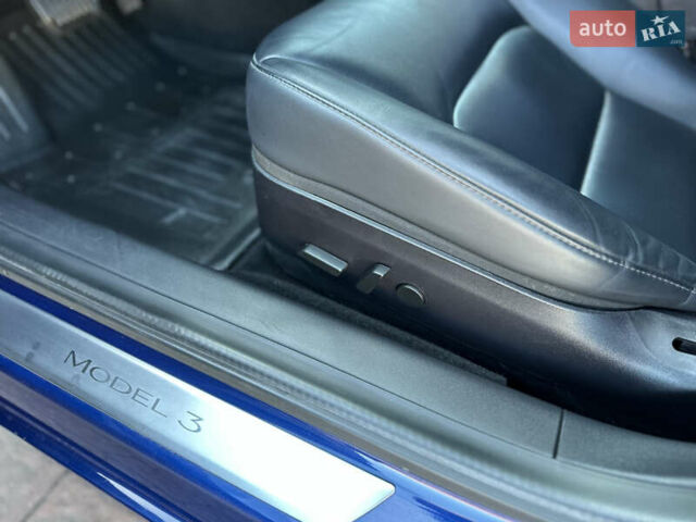 Синий Тесла Модель 3, объемом двигателя 0 л и пробегом 71 тыс. км за 17500 $, фото 57 на Automoto.ua