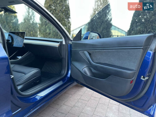 Синий Тесла Модель 3, объемом двигателя 0 л и пробегом 71 тыс. км за 17500 $, фото 74 на Automoto.ua