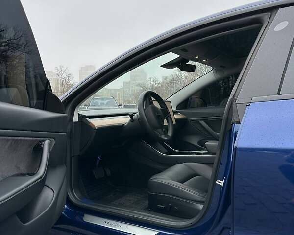 Синий Тесла Модель 3, объемом двигателя 0 л и пробегом 93 тыс. км за 20700 $, фото 20 на Automoto.ua