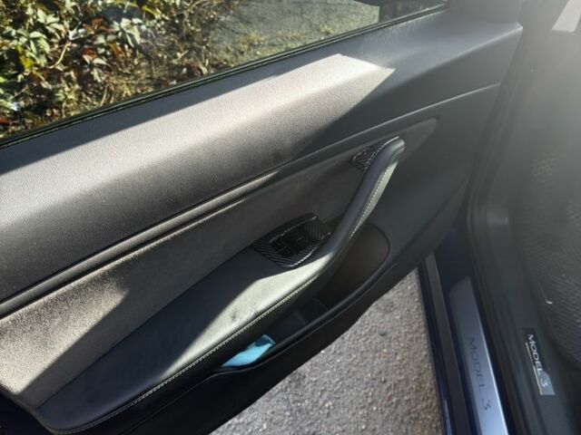 Тесла Модель 3 2020 у Кам'янське (Дніпродзержинськ) на Automoto.ua Синій Тесла Модель 3, об'ємом двигуна 0 л та пробігом 82 тис. км за 20000 $, фото 16 на Automoto.ua