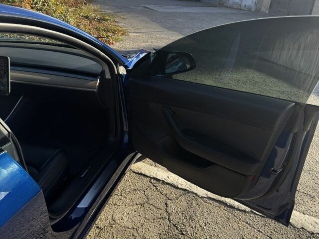 Тесла Модель 3 2020 у Кам'янське (Дніпродзержинськ) на Automoto.ua Синій Тесла Модель 3, об'ємом двигуна 0 л та пробігом 82 тис. км за 20000 $, фото 11 на Automoto.ua