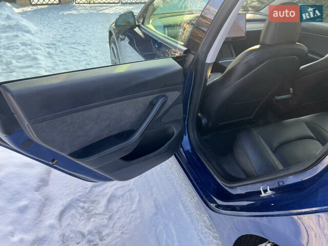 Синій Тесла Модель 3, об'ємом двигуна 0 л та пробігом 118 тис. км за 19900 $, фото 10 на Automoto.ua