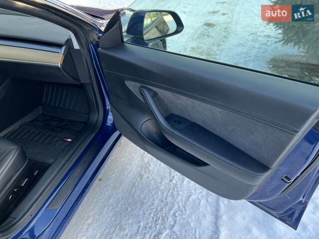 Синій Тесла Модель 3, об'ємом двигуна 0 л та пробігом 118 тис. км за 19900 $, фото 17 на Automoto.ua