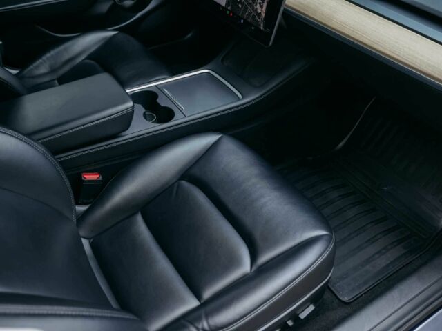 Синій Тесла Модель 3, об'ємом двигуна 0 л та пробігом 136 тис. км за 18000 $, фото 17 на Automoto.ua