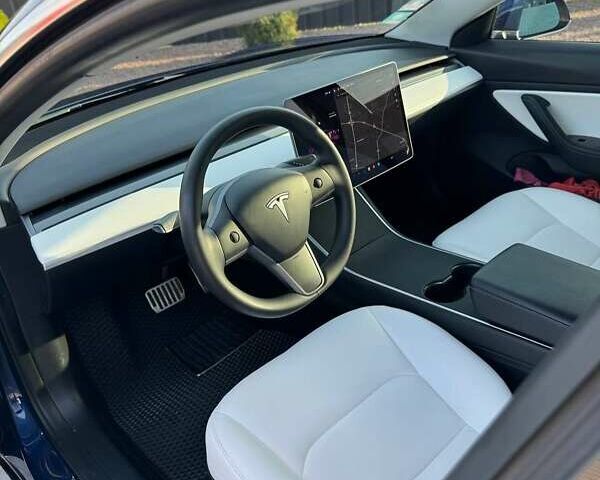Синий Тесла Модель 3, объемом двигателя 0 л и пробегом 80 тыс. км за 16500 $, фото 3 на Automoto.ua
