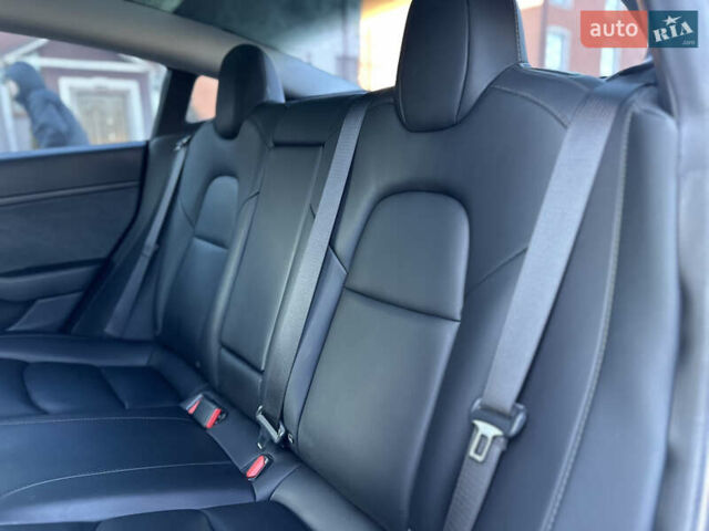 Синий Тесла Модель 3, объемом двигателя 0 л и пробегом 71 тыс. км за 17500 $, фото 94 на Automoto.ua