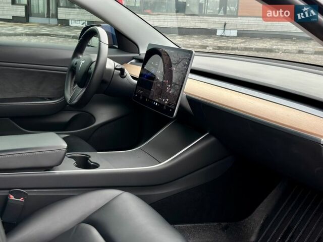 Синий Тесла Модель 3, объемом двигателя 0 л и пробегом 56 тыс. км за 19500 $, фото 36 на Automoto.ua