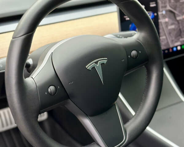 Синий Тесла Модель 3, объемом двигателя 0 л и пробегом 55 тыс. км за 19999 $, фото 29 на Automoto.ua