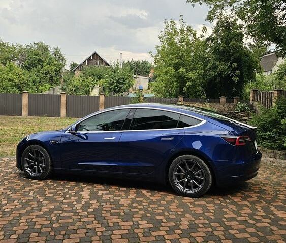 Синий Тесла Модель 3, объемом двигателя 0 л и пробегом 177 тыс. км за 16048 $, фото 3 на Automoto.ua