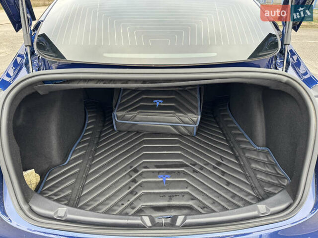 Синий Тесла Модель 3, объемом двигателя 0 л и пробегом 64 тыс. км за 19900 $, фото 21 на Automoto.ua