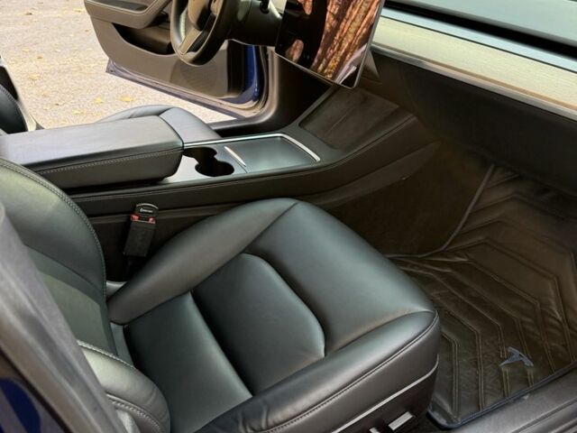 Синій Тесла Модель 3, об'ємом двигуна 0 л та пробігом 62 тис. км за 21000 $, фото 5 на Automoto.ua