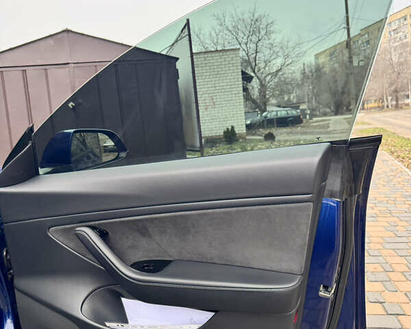 Синий Тесла Модель 3, объемом двигателя 0 л и пробегом 60 тыс. км за 21500 $, фото 14 на Automoto.ua