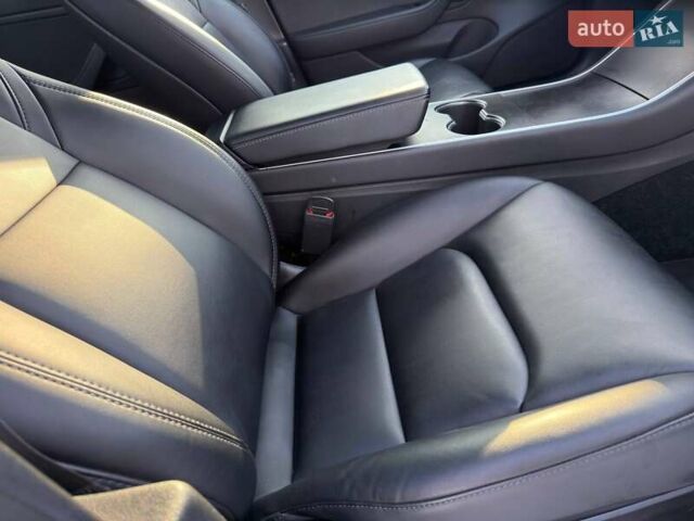 Синий Тесла Модель 3, объемом двигателя 0 л и пробегом 67 тыс. км за 22000 $, фото 48 на Automoto.ua