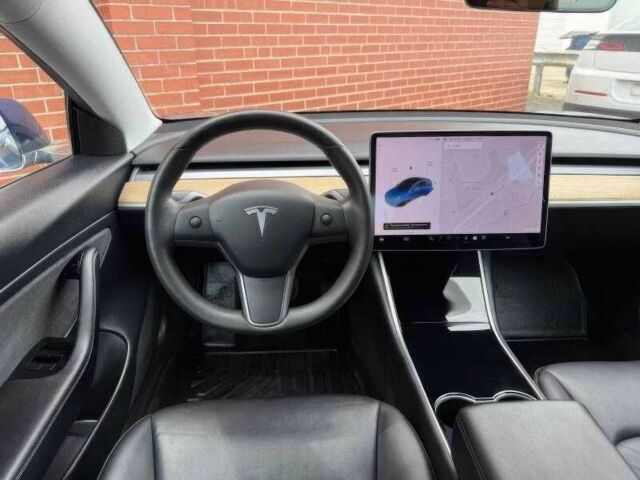Синий Тесла Модель 3, объемом двигателя 0 л и пробегом 56 тыс. км за 13000 $, фото 9 на Automoto.ua