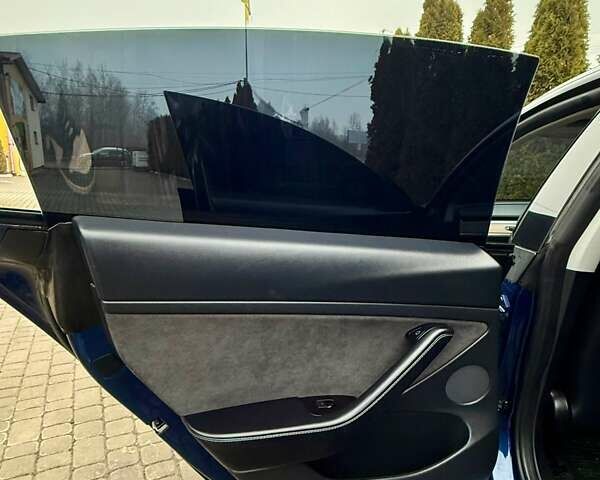 Синій Тесла Модель 3, об'ємом двигуна 0 л та пробігом 135 тис. км за 15800 $, фото 73 на Automoto.ua