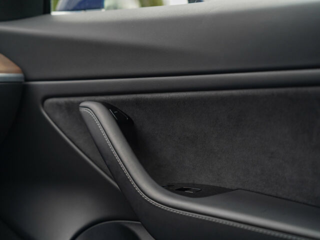 Синій Тесла Модель 3, об'ємом двигуна 0 л та пробігом 77 тис. км за 21500 $, фото 24 на Automoto.ua