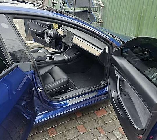 Синий Тесла Модель 3, объемом двигателя 0 л и пробегом 110 тыс. км за 17500 $, фото 11 на Automoto.ua