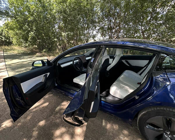 Синій Тесла Модель 3, об'ємом двигуна 0 л та пробігом 90 тис. км за 17000 $, фото 16 на Automoto.ua