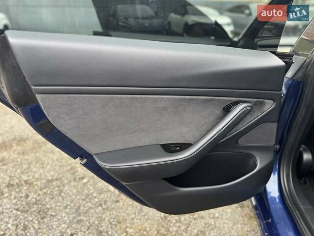 Синий Тесла Модель 3, объемом двигателя 0 л и пробегом 146 тыс. км за 19999 $, фото 14 на Automoto.ua