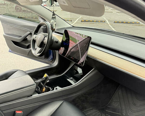 Тесла Модель 3 2020 в Днепре (Днепропетровске) на Automoto.ua Синий Тесла Модель 3, объемом двигателя 0 л и пробегом 140 тыс. км за 14900 $, фото 11 на Automoto.ua