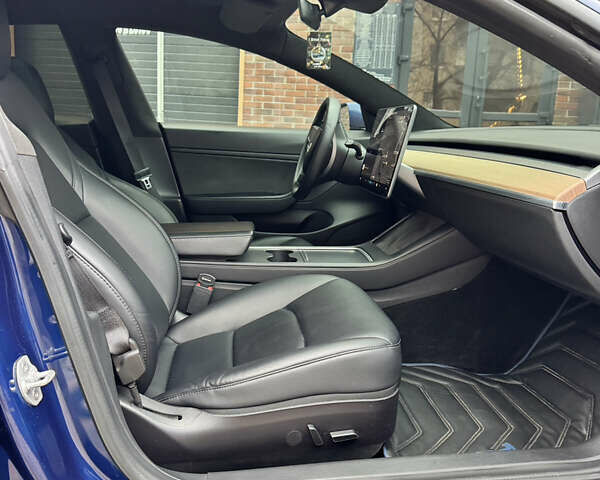 Синий Тесла Модель 3, объемом двигателя 0 л и пробегом 60 тыс. км за 21500 $, фото 15 на Automoto.ua