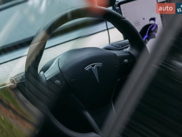 Тесла Модель 3 2020 в Киеве на Automoto.ua Синий Тесла Модель 3, объемом двигателя 0 л и пробегом 137 тыс. км за 20000 $, фото 20 на Automoto.ua