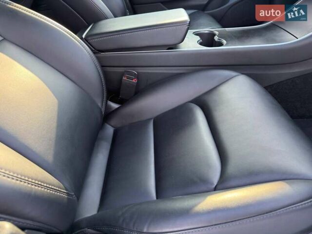 Синий Тесла Модель 3, объемом двигателя 0 л и пробегом 67 тыс. км за 22000 $, фото 50 на Automoto.ua