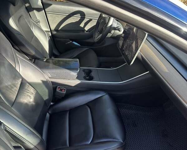 Тесла Модель 3 2020 у Кам'янське (Дніпродзержинськ) на Automoto.ua Синій Тесла Модель 3, об'ємом двигуна 0 л та пробігом 82 тис. км за 20000 $, фото 9 на Automoto.ua