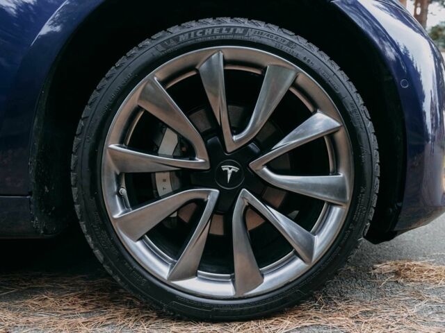 Синій Тесла Модель 3, об'ємом двигуна 0 л та пробігом 136 тис. км за 18000 $, фото 5 на Automoto.ua