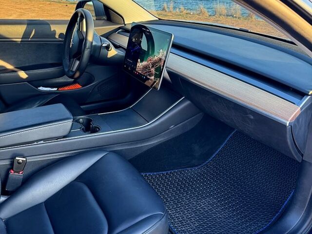 Синий Тесла Модель 3, объемом двигателя 0.32 л и пробегом 171 тыс. км за 18500 $, фото 12 на Automoto.ua