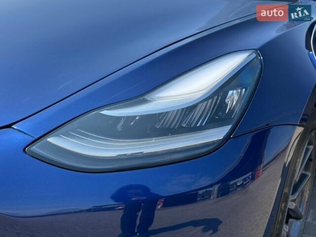 Синий Тесла Модель 3, объемом двигателя 0 л и пробегом 109 тыс. км за 18300 $, фото 8 на Automoto.ua
