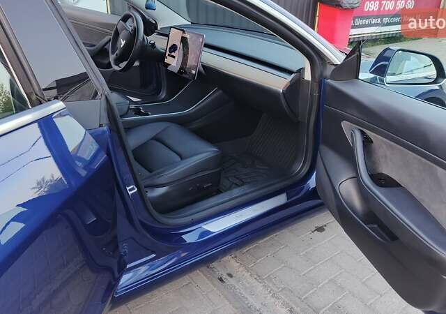 Синий Тесла Модель 3, объемом двигателя 0 л и пробегом 52 тыс. км за 17000 $, фото 13 на Automoto.ua