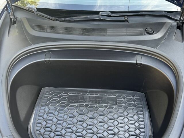 Тесла Модель 3 2020 у Кам'янське (Дніпродзержинськ) на Automoto.ua Синій Тесла Модель 3, об'ємом двигуна 0 л та пробігом 82 тис. км за 20000 $, фото 19 на Automoto.ua