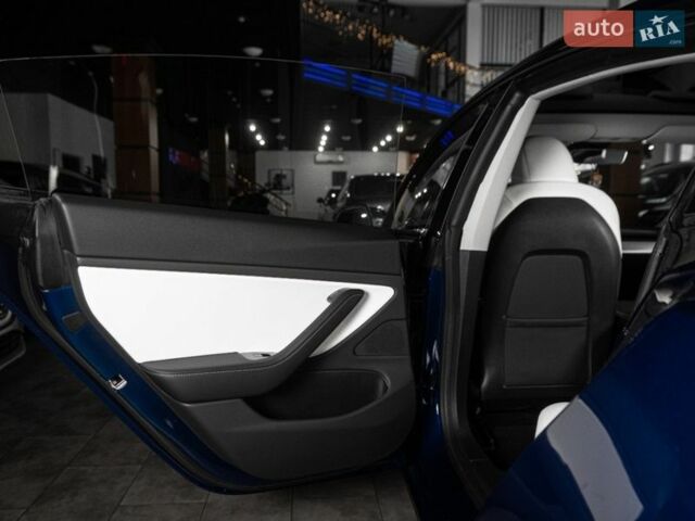 Синій Тесла Модель 3, об'ємом двигуна 0 л та пробігом 31 тис. км за 24900 $, фото 10 на Automoto.ua