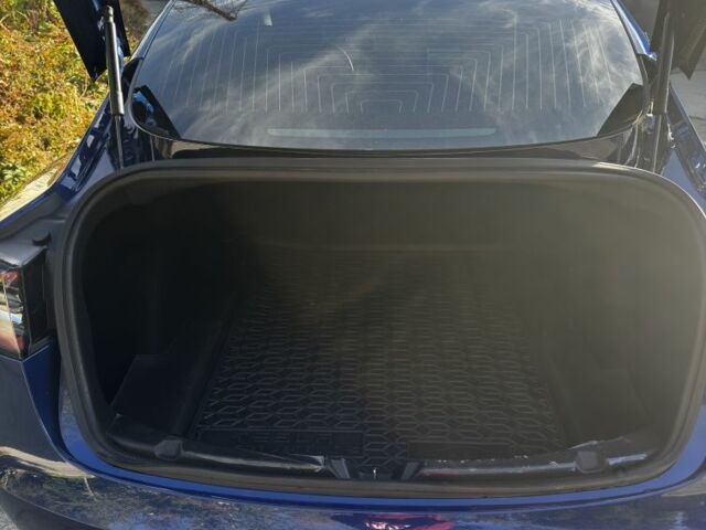 Тесла Модель 3 2020 у Кам'янське (Дніпродзержинськ) на Automoto.ua Синій Тесла Модель 3, об'ємом двигуна 0 л та пробігом 82 тис. км за 20000 $, фото 18 на Automoto.ua