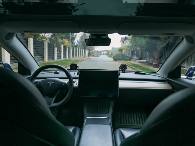 Синій Тесла Модель 3, об'ємом двигуна 0 л та пробігом 136 тис. км за 18000 $, фото 15 на Automoto.ua