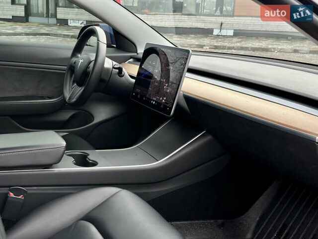 Синий Тесла Модель 3, объемом двигателя 0 л и пробегом 55 тыс. км за 19999 $, фото 41 на Automoto.ua