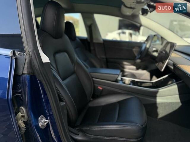 Синий Тесла Модель 3, объемом двигателя 0 л и пробегом 55 тыс. км за 13900 $, фото 26 на Automoto.ua