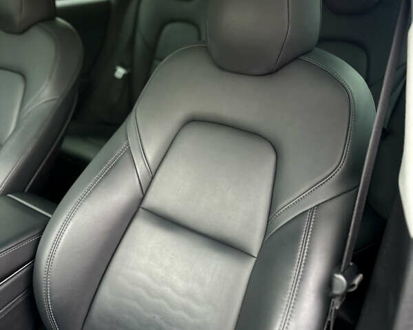 Синий Тесла Модель 3, объемом двигателя 0 л и пробегом 55 тыс. км за 19999 $, фото 27 на Automoto.ua