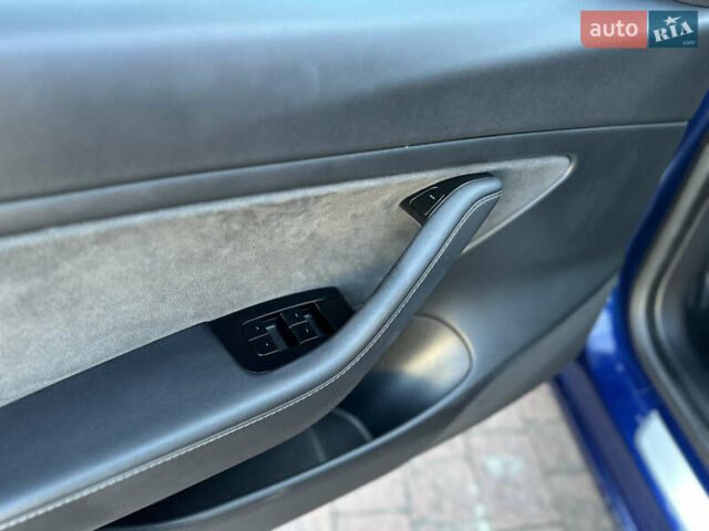 Синий Тесла Модель 3, объемом двигателя 0 л и пробегом 71 тыс. км за 17500 $, фото 53 на Automoto.ua