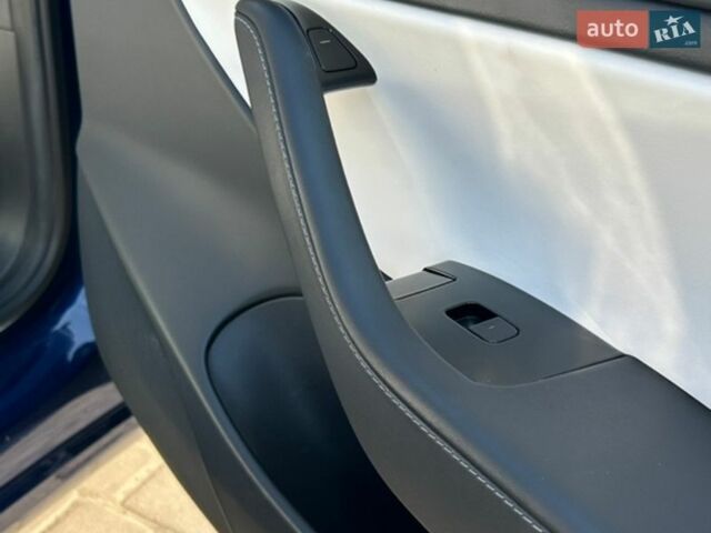 Синий Тесла Модель 3, объемом двигателя 0 л и пробегом 109 тыс. км за 18300 $, фото 17 на Automoto.ua