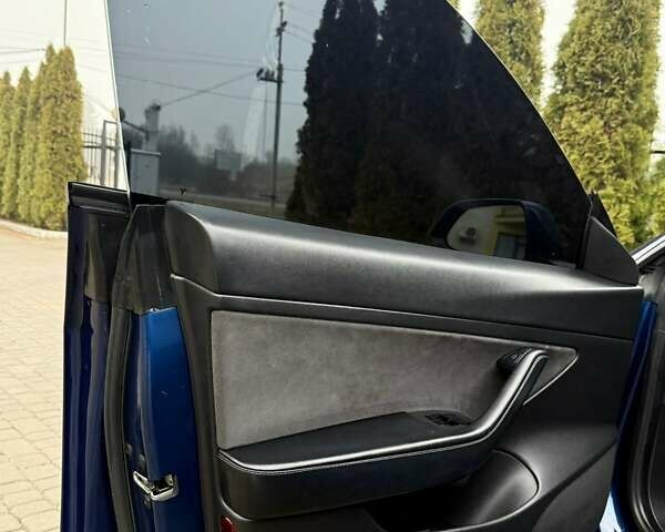 Синій Тесла Модель 3, об'ємом двигуна 0 л та пробігом 135 тис. км за 15800 $, фото 71 на Automoto.ua
