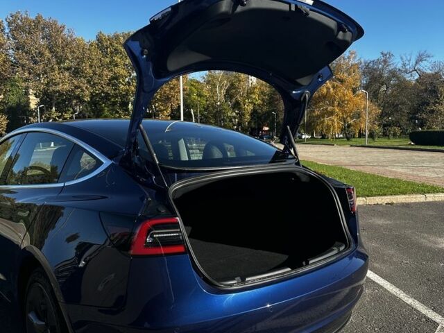 Синий Тесла Модель 3, объемом двигателя 0 л и пробегом 70 тыс. км за 23000 $, фото 4 на Automoto.ua